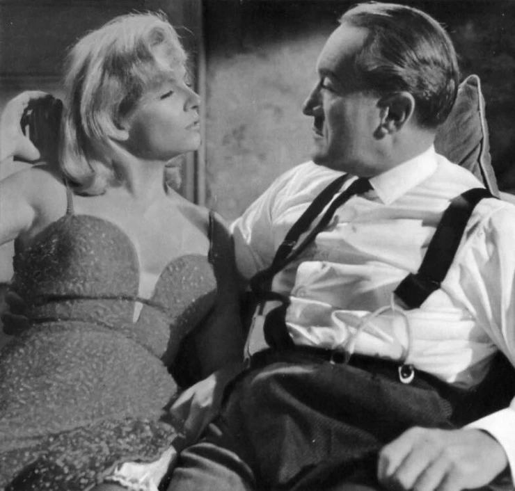 Кадр из Десять медовых месяцев Синей Бороды (1960) Кадр 3 из фильма Десять медовых месяцев Синей Бороды / Bluebeards Ten Honeymoons (1960)