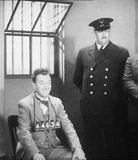 Кадр из Простите нас (1931) Кадр 1 из фильма Простите нас / Pardon Us (1931)