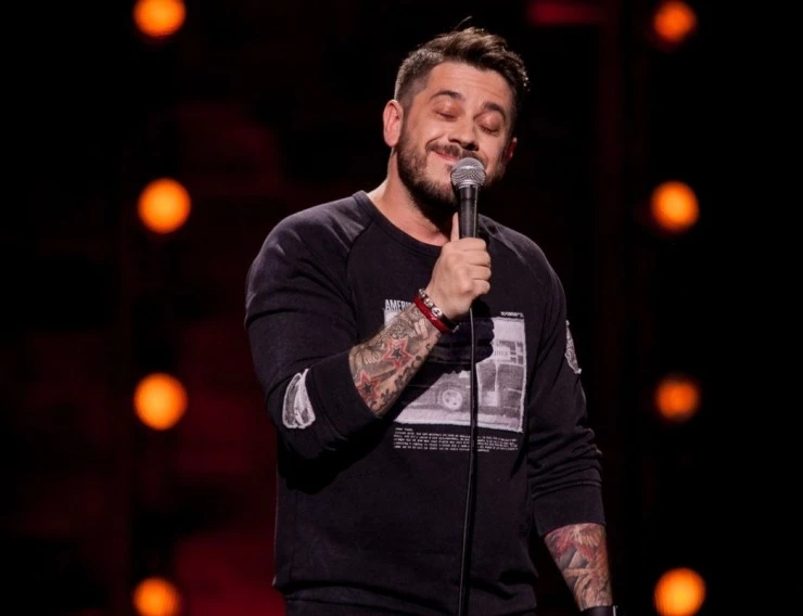 Кадр из Стенд Ап (2013) Кадр 1 из тв-шоу Стенд Ап / Stand Up (2013)